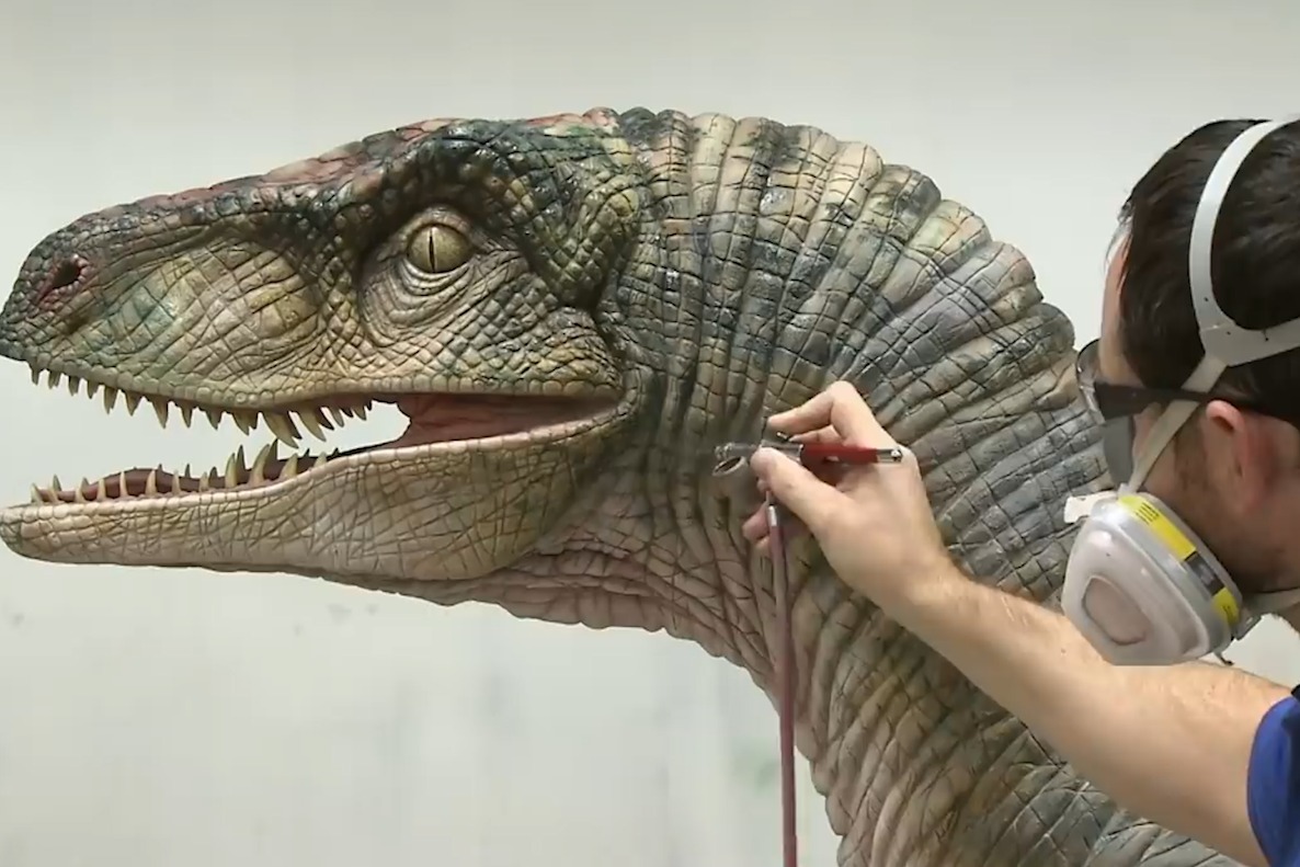 国外制作仿真机械恐龙不仅质感像真的而且还会动