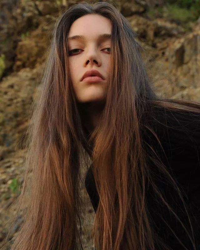 17岁天才超模爆红究竟什么魅力让大牌们争着要