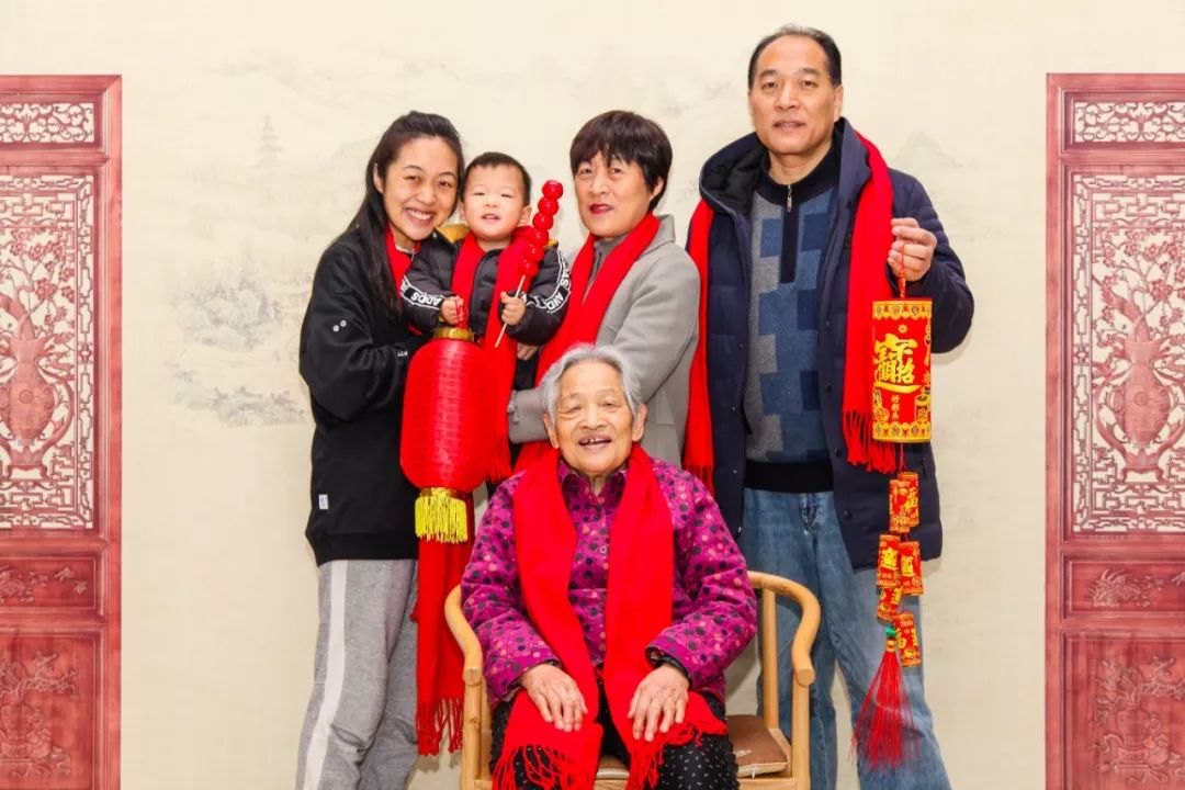全家福2020今年过年有多少人没能和爷爷奶奶们拍一张全家福