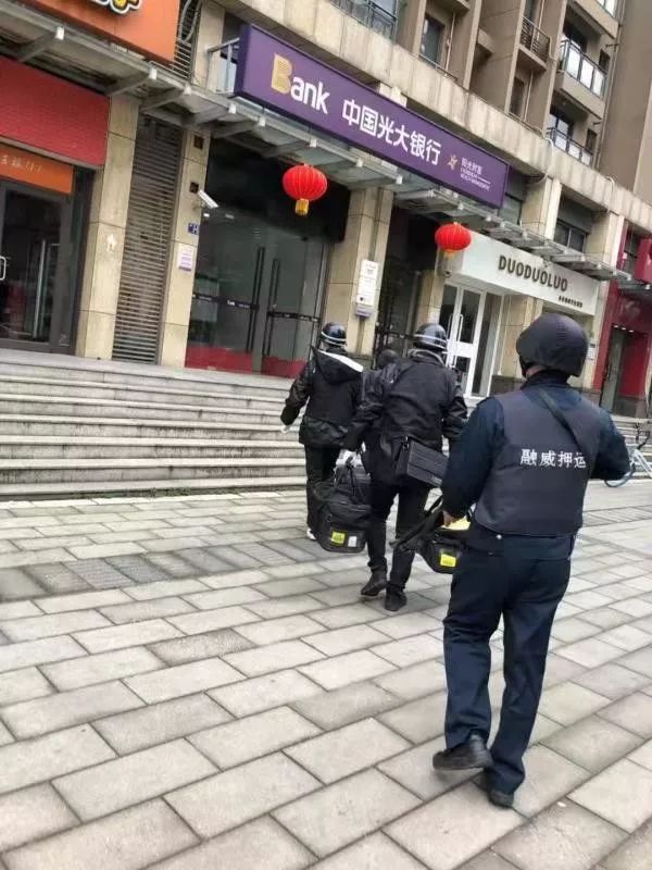 武汉融威押运公司防控疫情系列报道五楚天威豹员工特殊工作岗位缩影