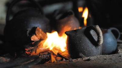 春节茶话乌撒烤茶3000多年历史的彝族茶文化