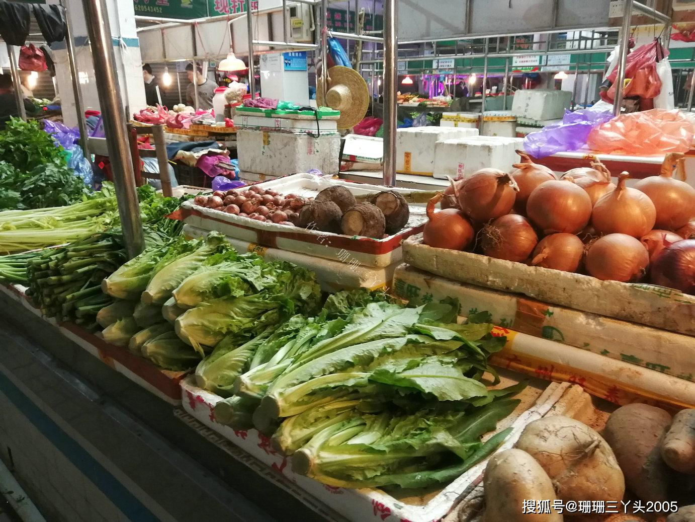 实拍广州后花园的菜市场年初五档口已开市品种丰富