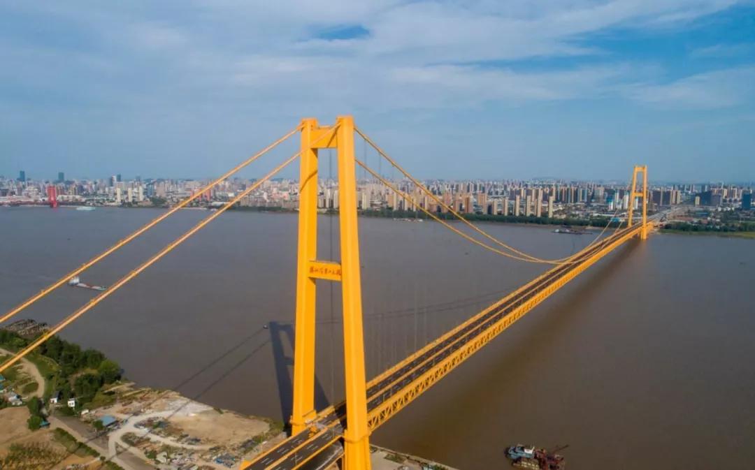 那时候,还没有二七长江大桥,沙湖大桥,鹦鹉洲长江大桥,杨泗港长江大桥