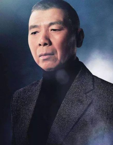 虽然黄圣依嫁入豪门,不过黄圣依杨子夫妇仅捐款20万,董璇捐款10万