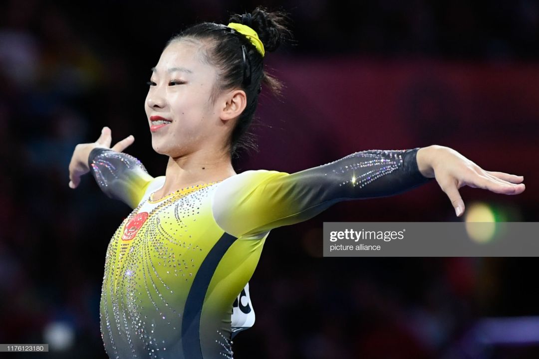 女子跳马:jade carey力争积分满分