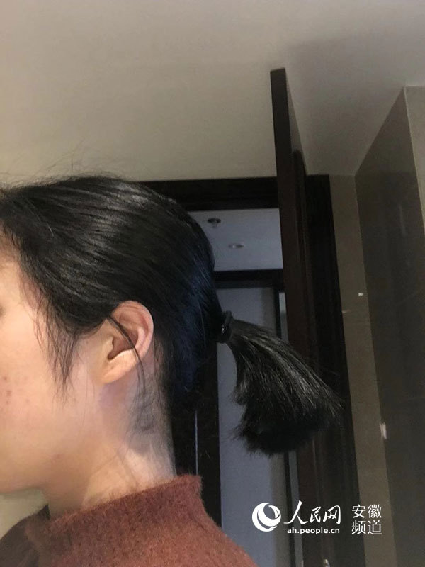 在武汉一线她剪掉自己长发