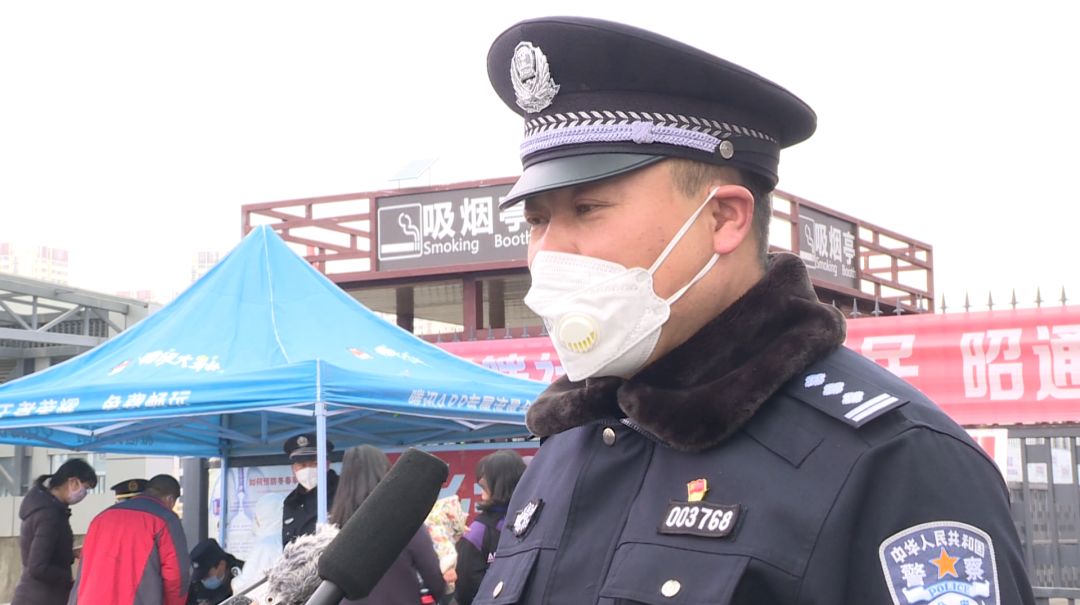 昭阳公安分局共投入警力240多人,目前昭阳区共设置12个卡点开展防疫
