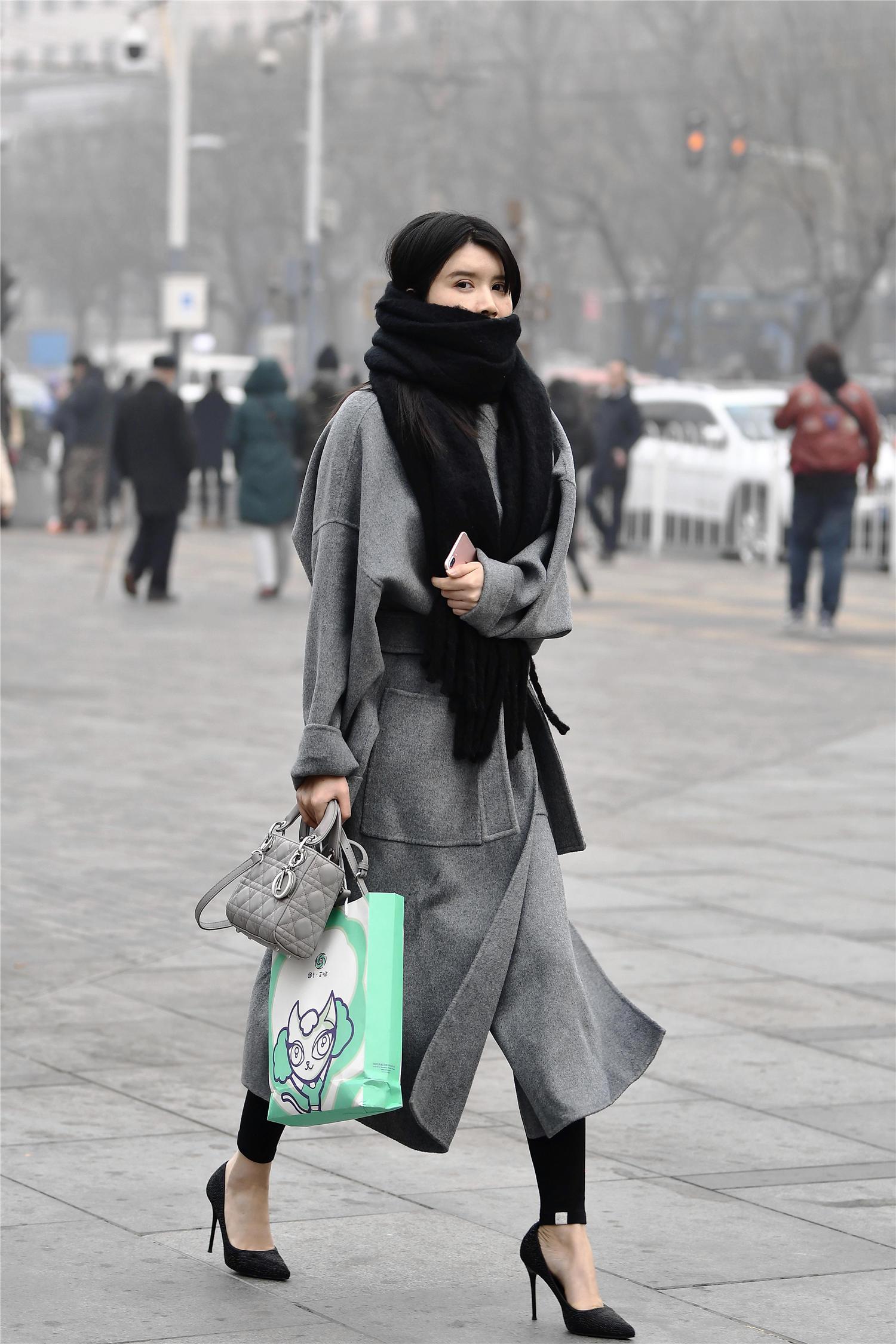 细高跟穿出精致的味道,特别是冬天穿着单鞋,显气质