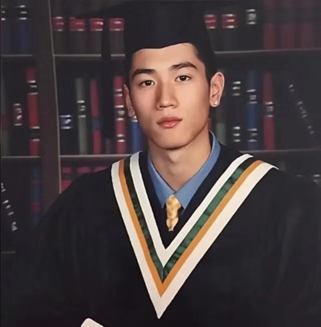 高以翔二哥晒童年旧照人小鬼大超级萌原来男神真是从小帅到大