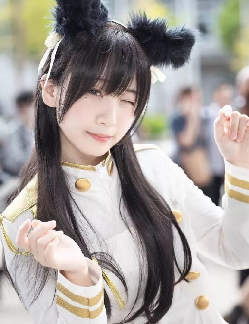 c9队女装大佬sneaky和日本伊织美图大赏,你最喜欢谁呢?