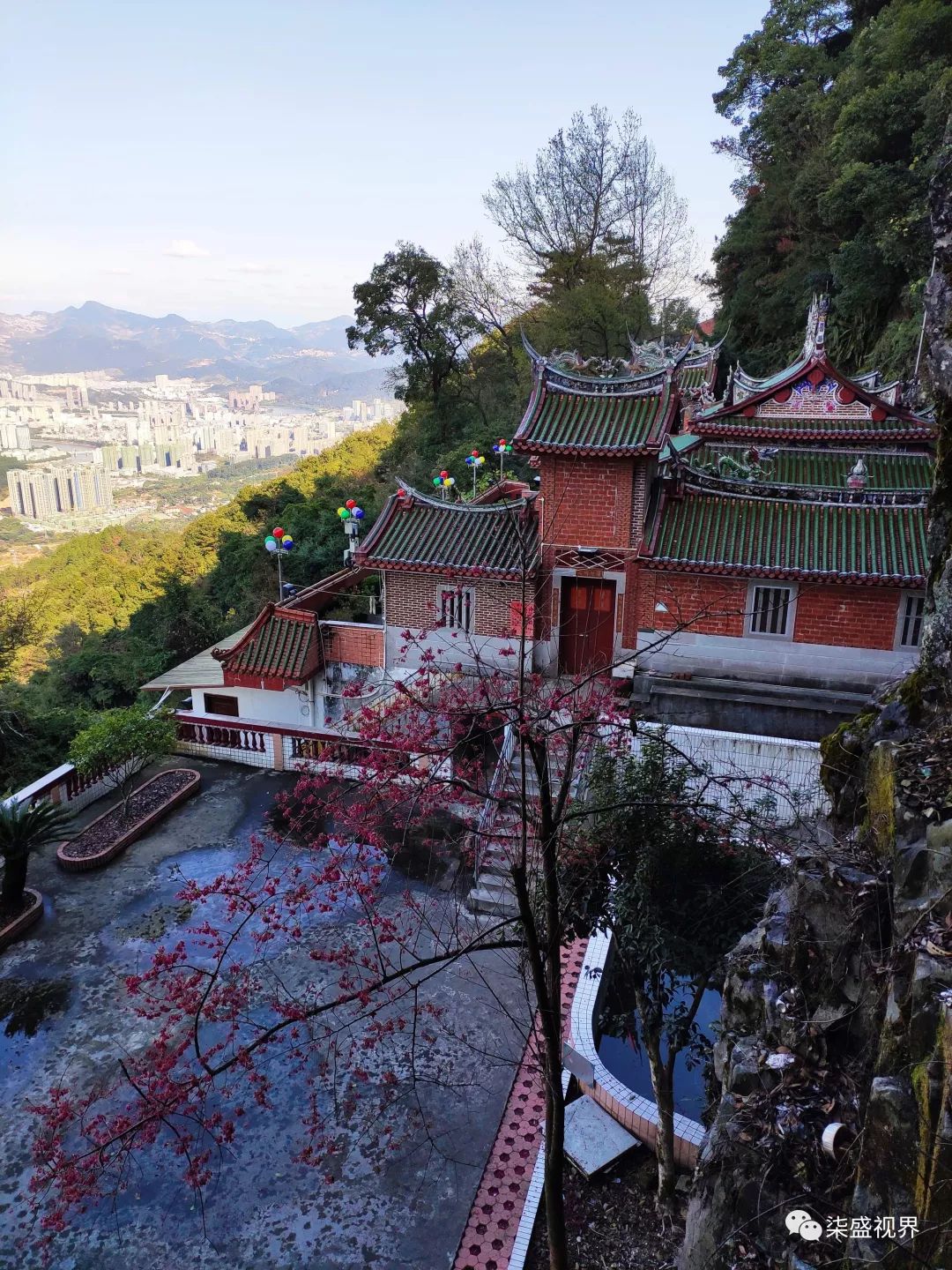 阆苑岩石笋孤峰别有天