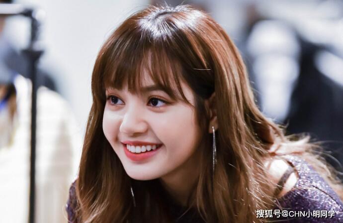 BLACKPINK成员Lisa是泰国和哪的混血 Lisa资料家庭背景曝光_组合