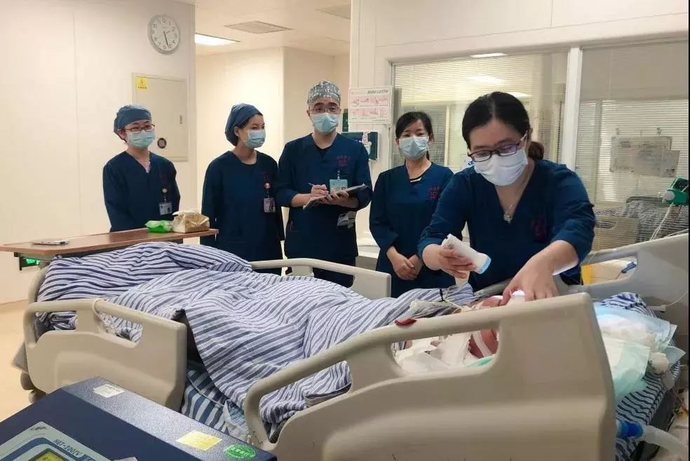 中南大学湘雅医院感染病科郑宜翔:连续1周24小时值守医院