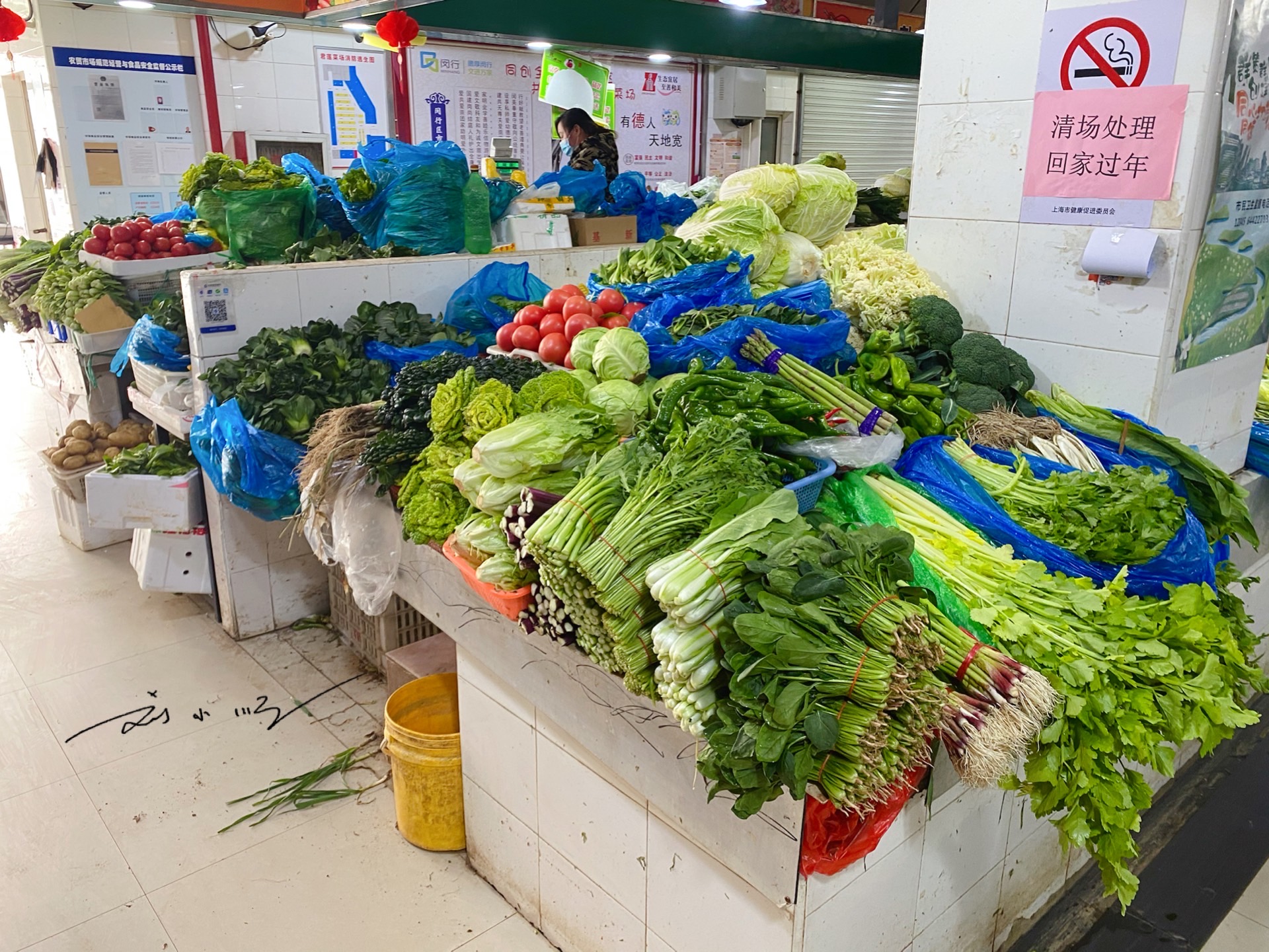 原创实拍大年初六的上海社区菜场,货物充足,品种齐全,客人依然很少