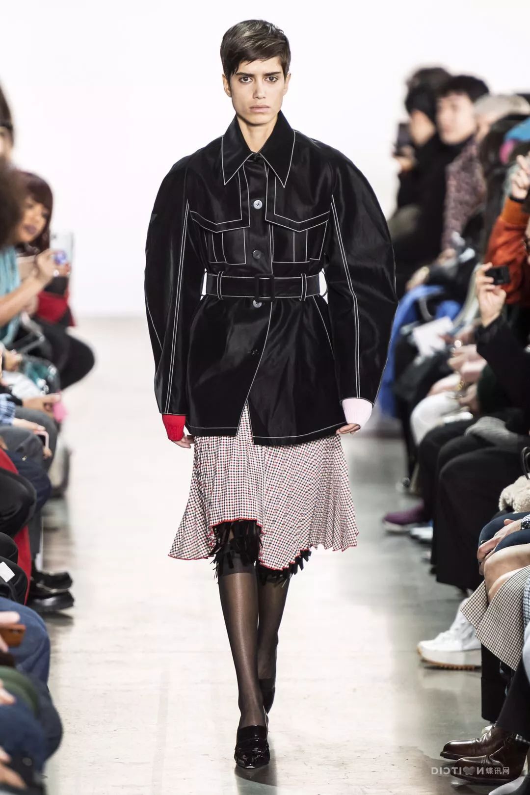 2020-2021服装流行趋势素材/设计师品牌_搜狐汽车_搜狐网