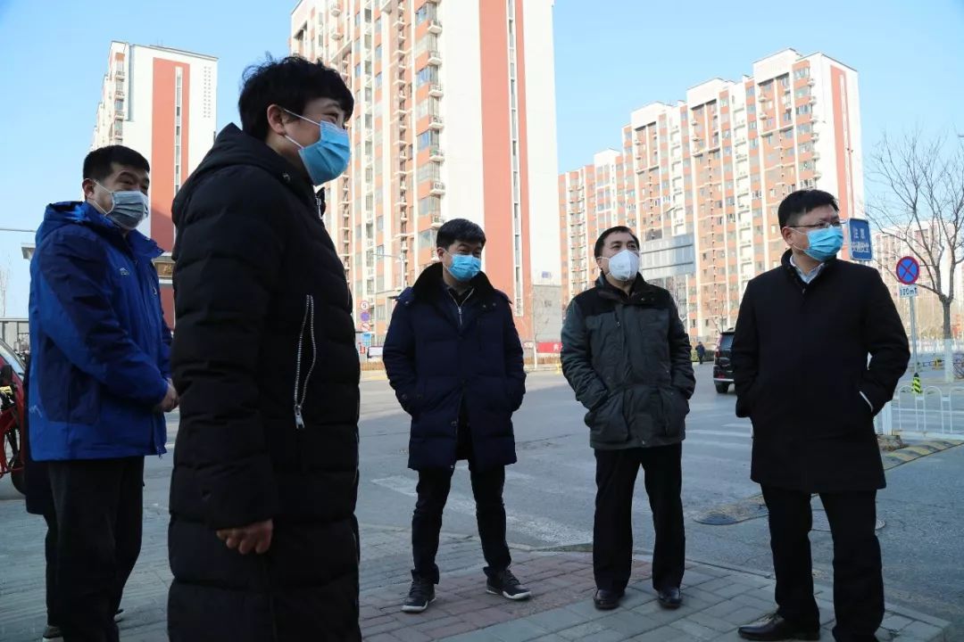 刘振宝同志深入基层查看区直人员驻社区和社区疫情防控情况