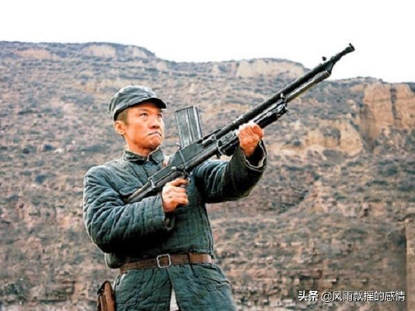 最后枪机会回到开膛待机状态,根据单连发选择钮,或是开膛待击,或是