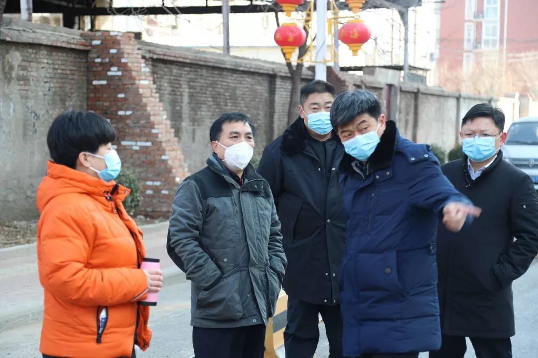 刘振宝同志深入基层查看区直人员驻社区和社区疫情防控情况