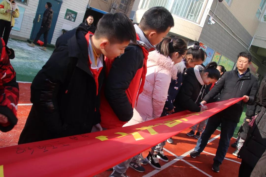 队活动济南市机场小学小手拉大手共筑碧水蓝天