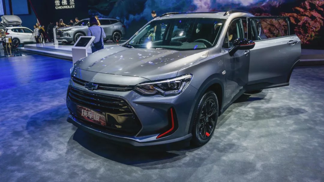 10万出头想买辆合资七座车这辆雪佛兰沃兰多很适合你快车体验260