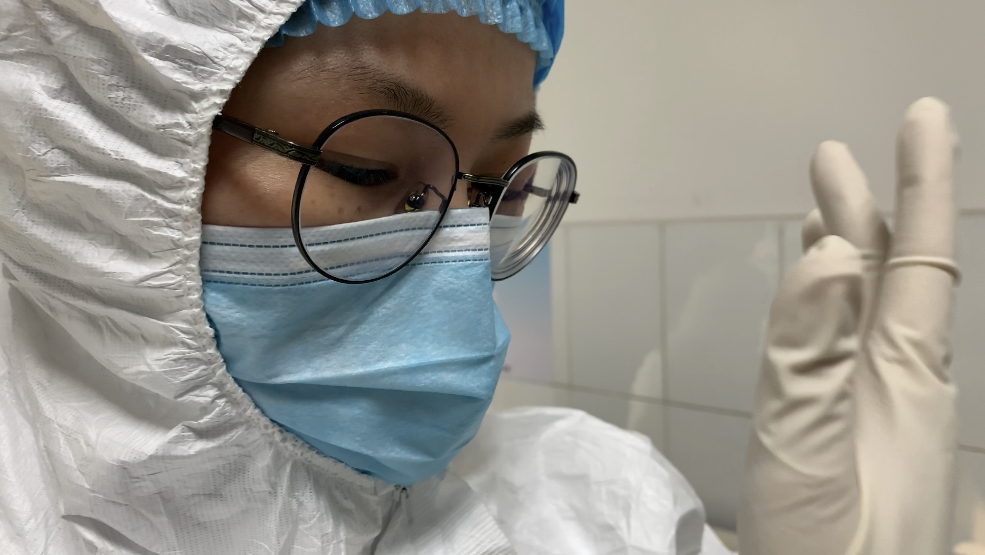 新冠肺炎赵英明战疫上前线丈夫喊出最美情话回来老子包一年家务