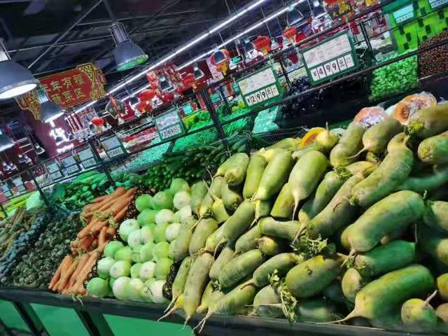 日供28家门店百余吨蔬菜 北京家乐福采购不眠不休的72小时-锋巢网