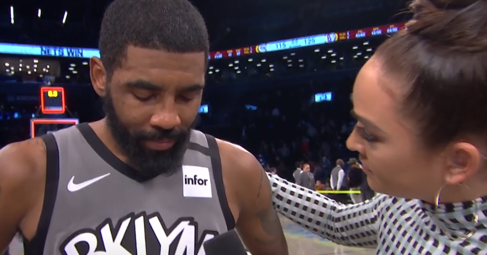 泪崩!欧文痛哭流涕单手指天,2万人高呼科比门徒,3次哽咽落泪