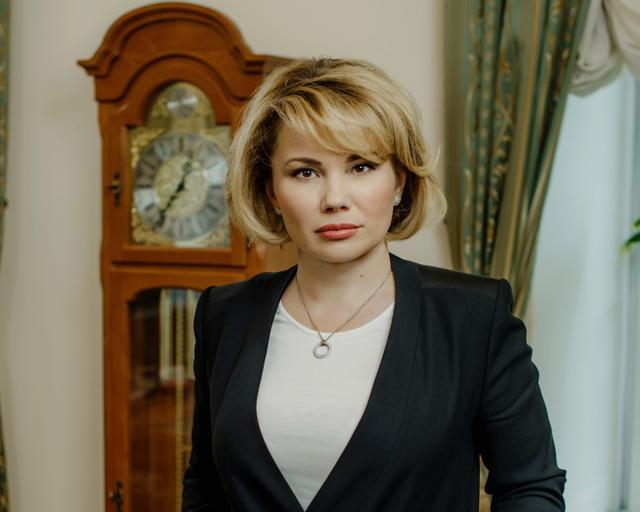 内务部女少将接棒人权专员,双博士学位,敢于喊话特朗普_塔季扬娜