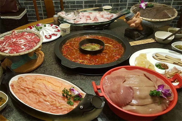 渝水情:毕业季,我们永不向说再见;解放碑,情义文化不可辜负_重庆