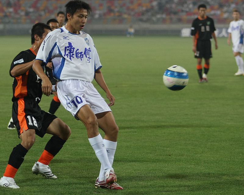 他曾是于根伟之后泰达锋线新一哥,立下赫赫战功,却未能善始善终_张烁