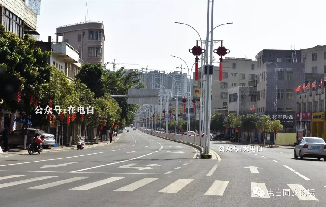 繁忙的三角圩红绿灯61水东人民路61很可能只有你自己在等红灯如今