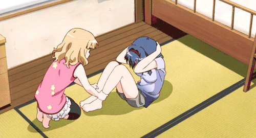 1,仰卧起坐——腹部肌肉的锻炼注意在家健身前要做好热身运动,减少