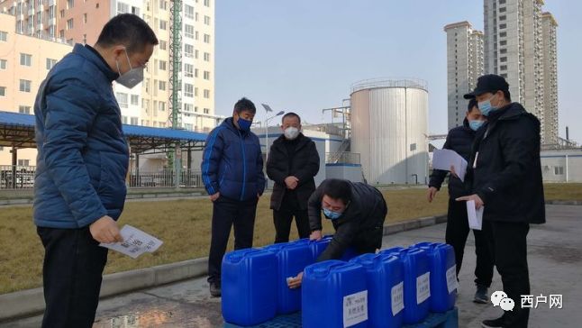 鄠邑区工商联党组书记韩新茂向区委书记范九利同志汇报我区商会组织和