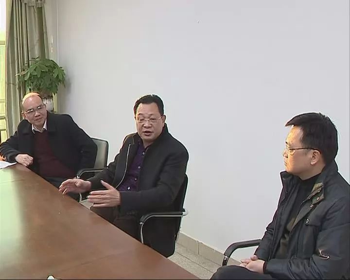 县委副书记张永庆参加活动,还到五云镇督导检查疫情防控工作,指出