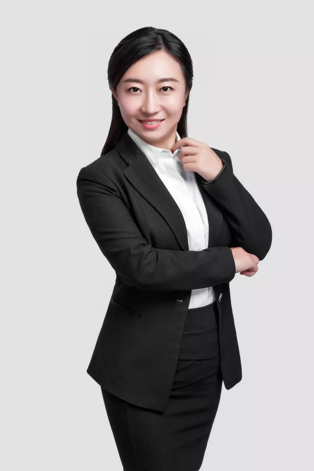 每日嘉宾独立大气的高中女教师期待与心爱的人一起携手面对风雨彩虹