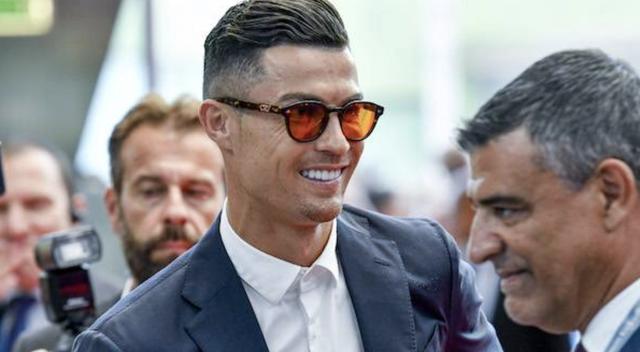 c罗再签大单代言老板拉波埃尔坎旗下时尚眼镜品牌