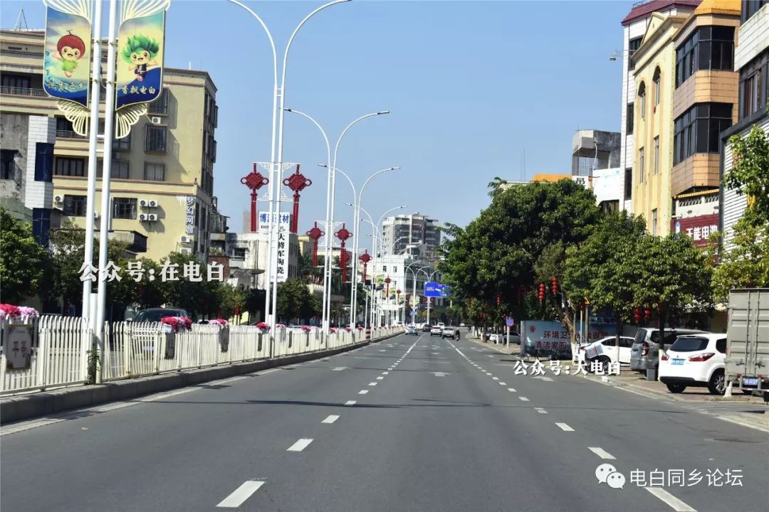 繁忙的三角圩红绿灯61水东人民路61很可能只有你自己在等红灯如今