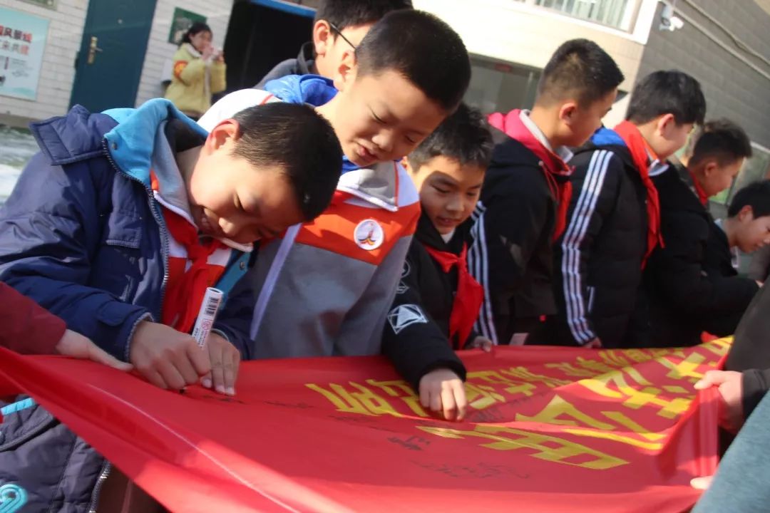 队活动济南市机场小学小手拉大手共筑碧水蓝天