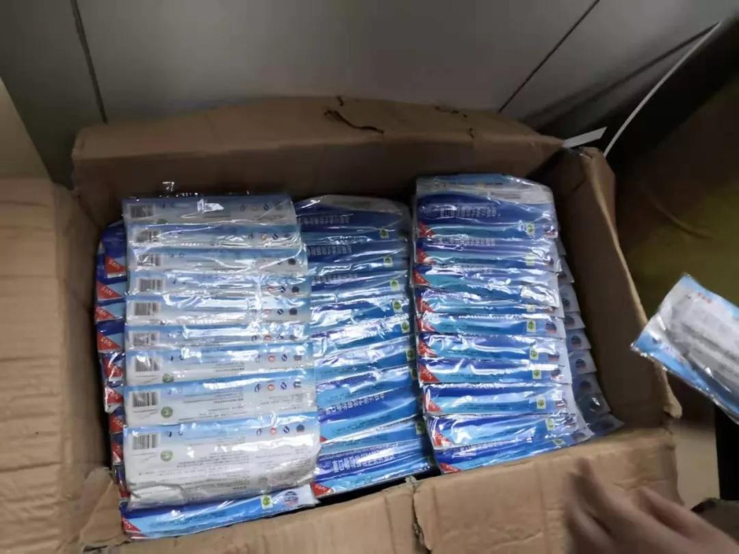 只送不卖西樵热心街坊送出5000多个n95防护口罩