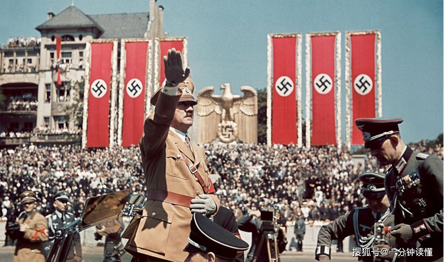 希特勒罕见老照片,抛开战争不说,口才绝对是超一流