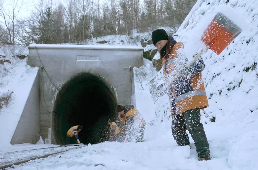 他們在大興安嶺林海爬冰臥雪呵護開往春天的火車