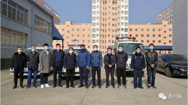 鄠邑区工商联党组书记韩新茂向区委书记范九利同志汇报我区商会组织和