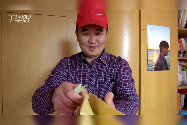 晨风vlog17减肥过年大鱼大肉吃腻吃山东名吃煎饼卷大葱辣出泪