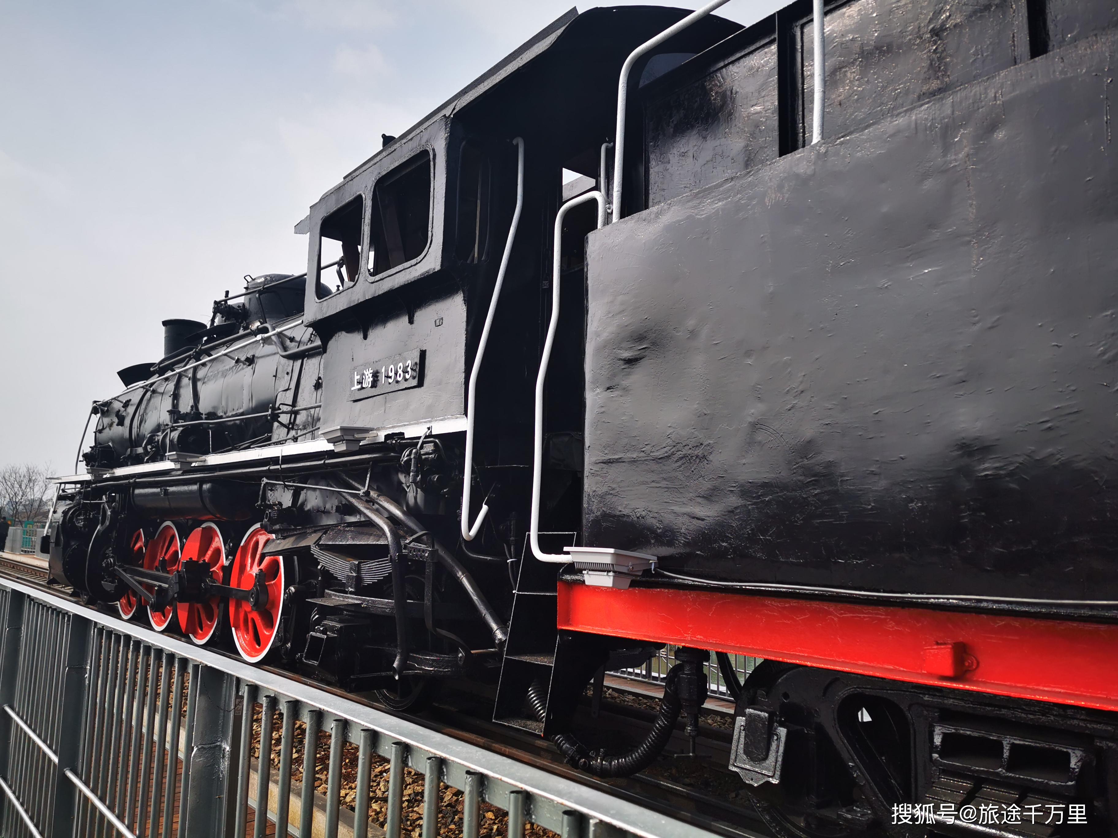 浙江铁路桥遗址公园许多人都有绿皮火车的美好回忆