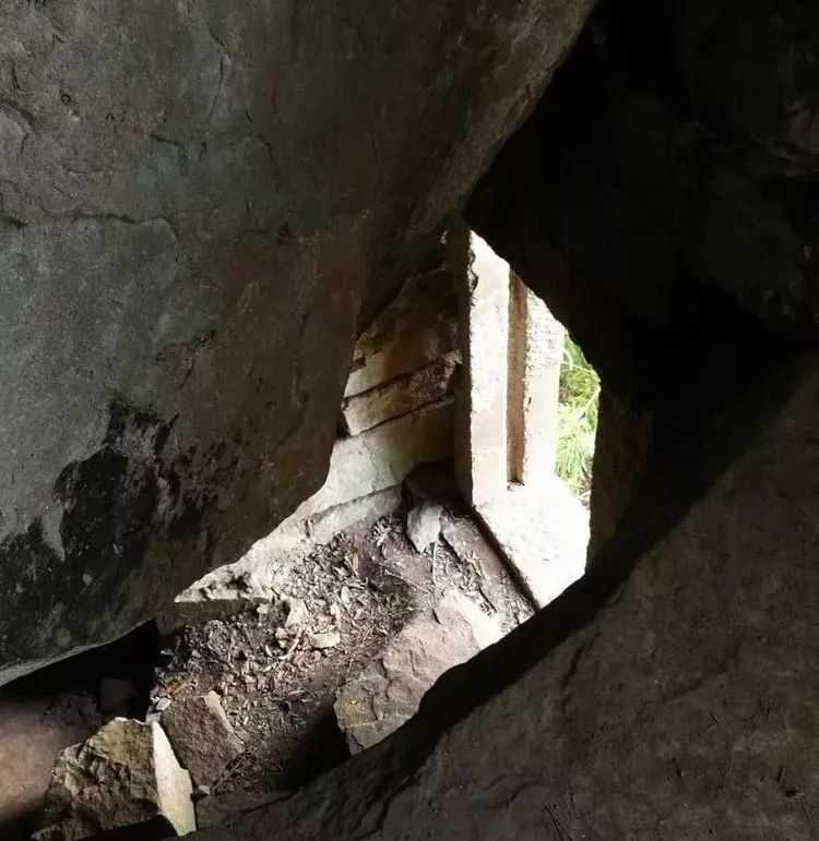 利川建南一大山中隐藏着豪华密室20天前被一群村民发现