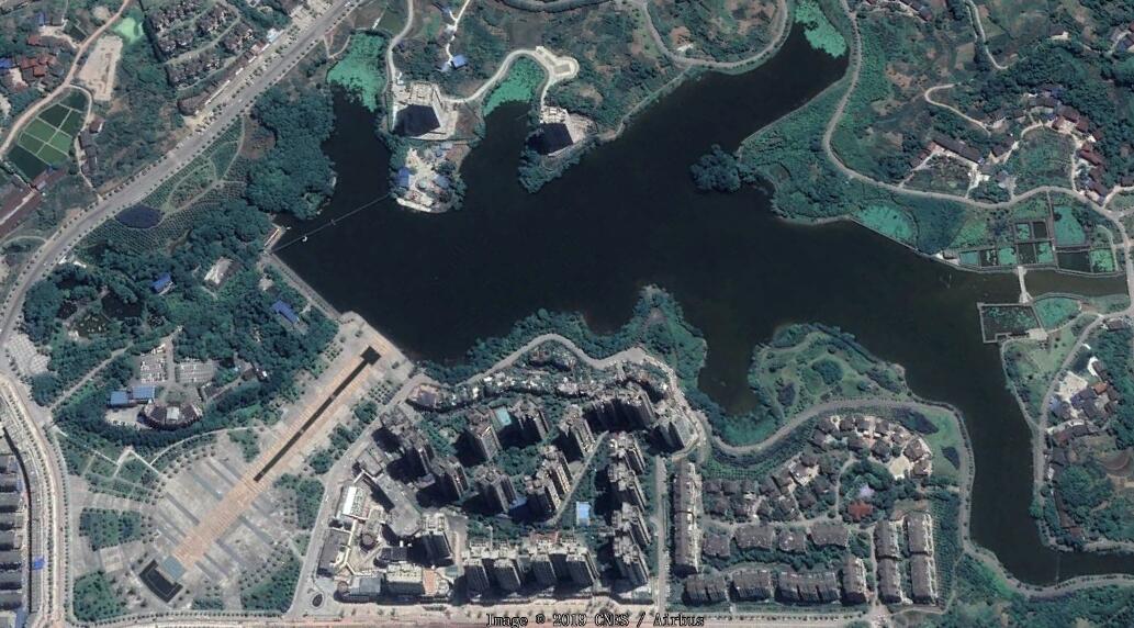 卫星上看四川大竹县达州市最强的县北城大道又宽又长