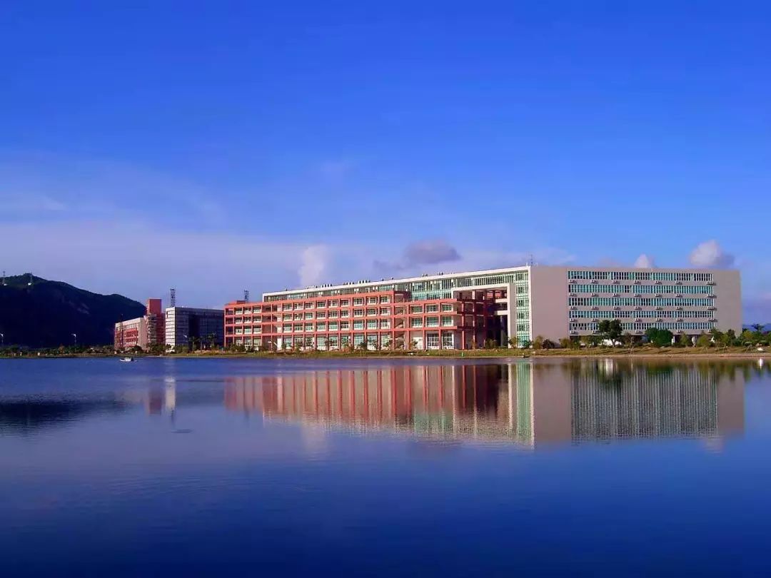 我们在等你文案丨吉珠东山人图片丨吉林大学珠海学院编辑丨蓝璐媛返回
