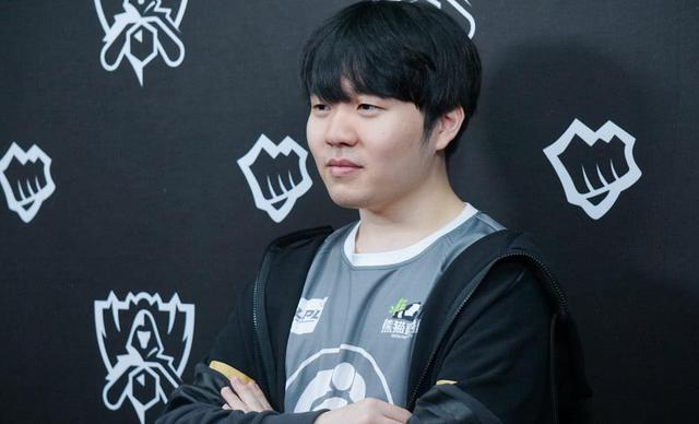 rookie直播评价theshy表示他其实一点不高冷平常很活泼