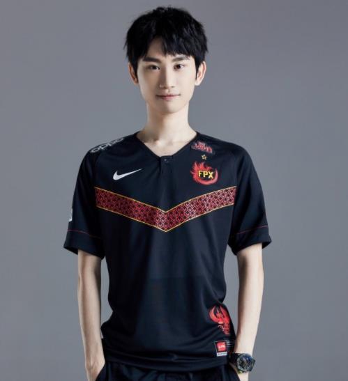 原创doinb直播吐槽lpl新规则上峡谷之巅钻一比上韩服第一更难