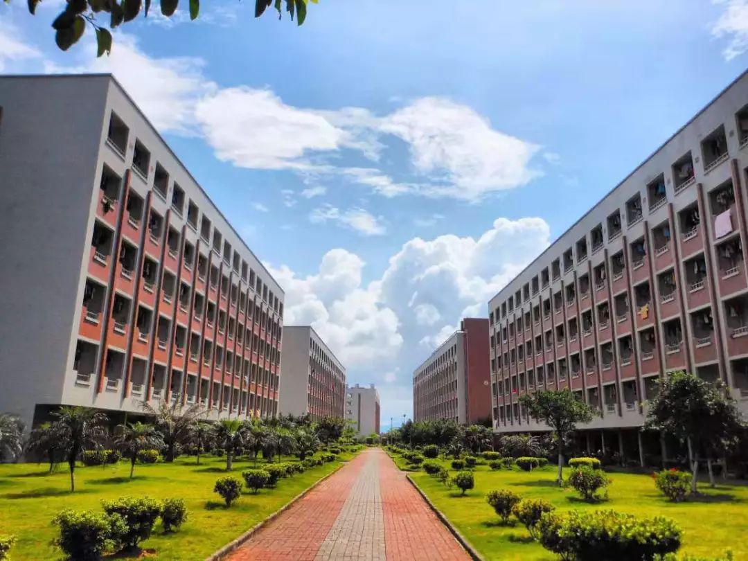 我们在等你文案丨吉珠东山人图片丨吉林大学珠海学院编辑丨蓝璐媛返回